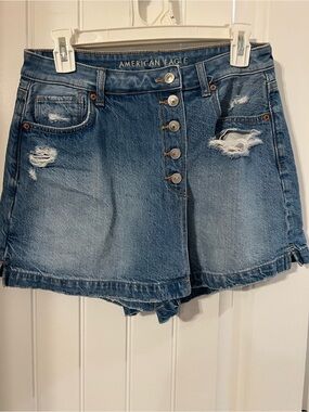 American Eagle Distressed Button-Front Denim Skorts